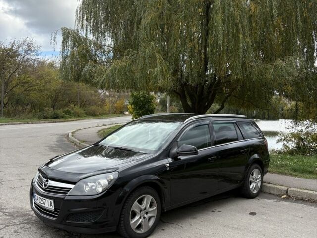 Опель Астра 2010 в Умани на Automoto.ua Черный Опель Астра, объемом двигателя 1.7 л и пробегом 240 тыс. км за 5600 $, фото 11 на Automoto.ua