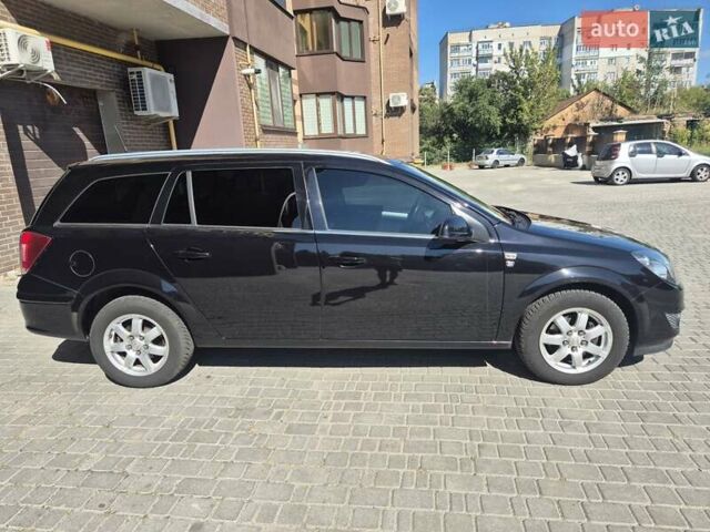 Черный Опель Астра, объемом двигателя 1.7 л и пробегом 212 тыс. км за 6400 $, фото 5 на Automoto.ua