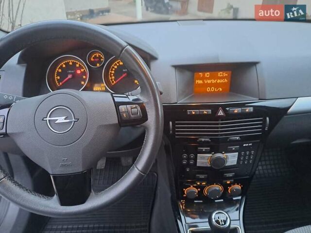 Черный Опель Астра, объемом двигателя 1.6 л и пробегом 209 тыс. км за 5800 $, фото 15 на Automoto.ua