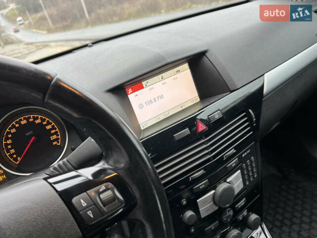 Черный Опель Астра, объемом двигателя 1.7 л и пробегом 264 тыс. км за 5799 $, фото 43 на Automoto.ua