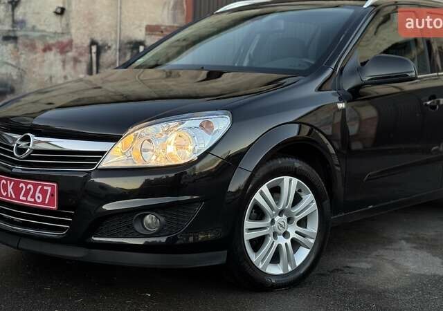 Черный Опель Астра, объемом двигателя 1.6 л и пробегом 205 тыс. км за 6150 $, фото 1 на Automoto.ua