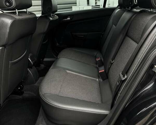 Черный Опель Астра, объемом двигателя 1.6 л и пробегом 152 тыс. км за 7200 $, фото 61 на Automoto.ua