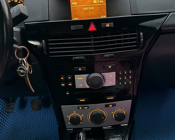 Чорний Опель Астра, об'ємом двигуна 1.6 л та пробігом 219 тис. км за 6200 $, фото 13 на Automoto.ua