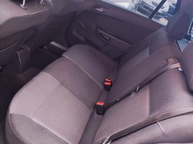 Черный Опель Астра, объемом двигателя 1.6 л и пробегом 237 тыс. км за 5350 $, фото 22 на Automoto.ua