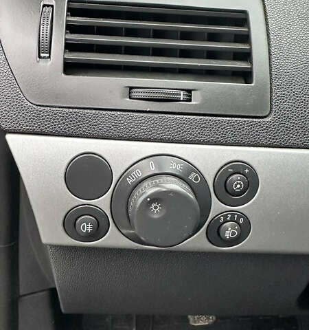 Черный Опель Астра, объемом двигателя 1.69 л и пробегом 242 тыс. км за 6200 $, фото 23 на Automoto.ua