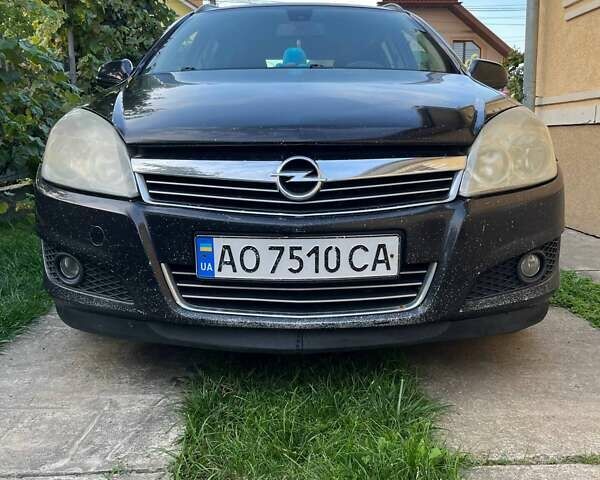 Черный Опель Астра, объемом двигателя 1.7 л и пробегом 400 тыс. км за 4500 $, фото 2 на Automoto.ua