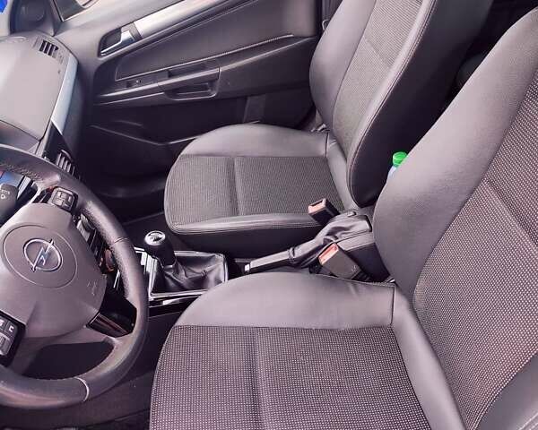 Черный Опель Астра, объемом двигателя 1.6 л и пробегом 172 тыс. км за 5350 $, фото 21 на Automoto.ua