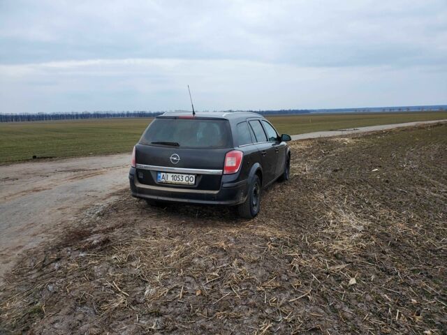Опель Астра 2010 в Черкассах на Automoto.ua Черный Опель Астра, объемом двигателя 1.7 л и пробегом 300 тыс. км за 5400 $, фото 4 на Automoto.ua