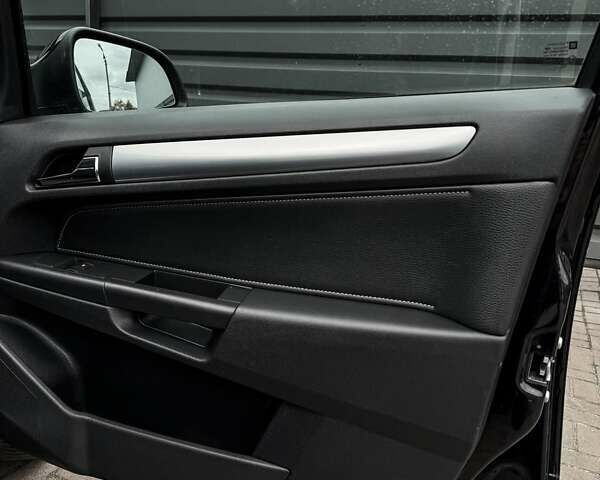 Черный Опель Астра, объемом двигателя 1.6 л и пробегом 152 тыс. км за 7200 $, фото 55 на Automoto.ua