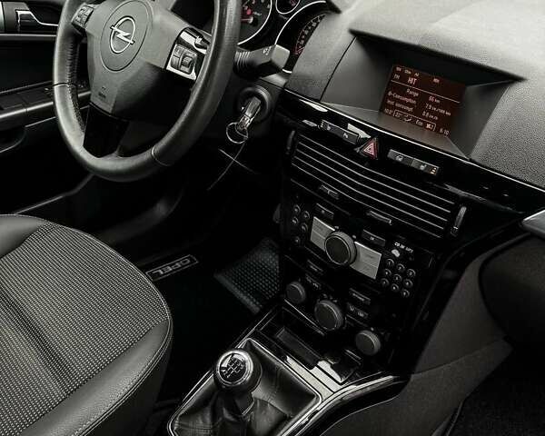 Черный Опель Астра, объемом двигателя 1.6 л и пробегом 152 тыс. км за 7200 $, фото 50 на Automoto.ua