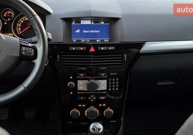 Черный Опель Астра, объемом двигателя 1.6 л и пробегом 205 тыс. км за 6150 $, фото 18 на Automoto.ua