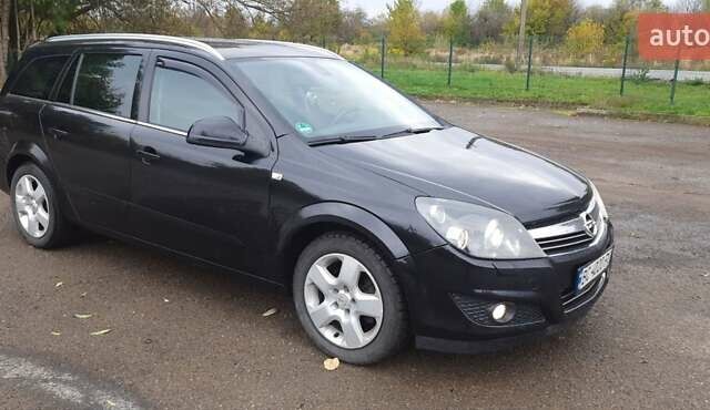 Черный Опель Астра, объемом двигателя 1.69 л и пробегом 252 тыс. км за 5600 $, фото 9 на Automoto.ua