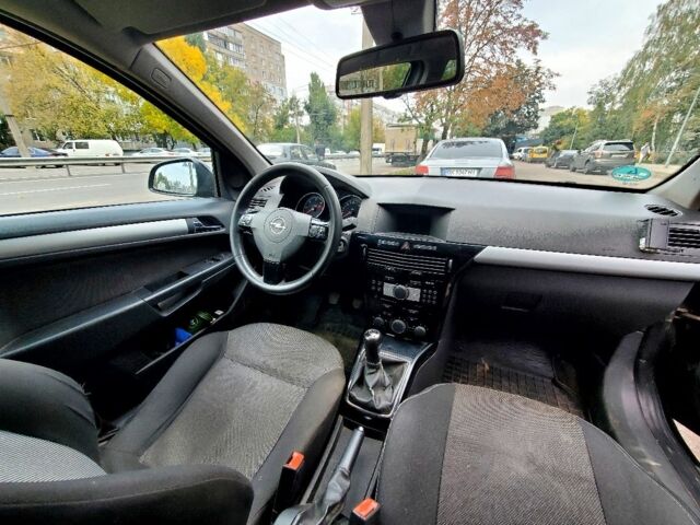 Опель Астра 2010 в Черкассах на Automoto.ua Черный Опель Астра, объемом двигателя 1.7 л и пробегом 300 тыс. км за 5400 $, фото 11 на Automoto.ua