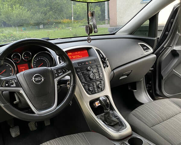 Черный Опель Астра, объемом двигателя 1.96 л и пробегом 294 тыс. км за 8400 $, фото 58 на Automoto.ua