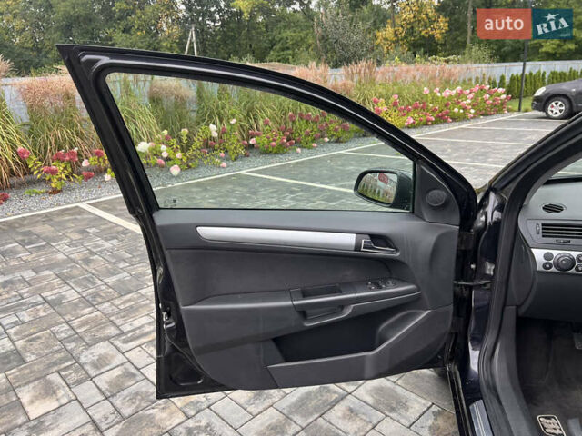 Чорний Опель Астра, об'ємом двигуна 1.6 л та пробігом 255 тис. км за 5550 $, фото 12 на Automoto.ua