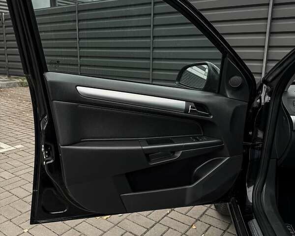 Черный Опель Астра, объемом двигателя 1.6 л и пробегом 152 тыс. км за 7200 $, фото 63 на Automoto.ua