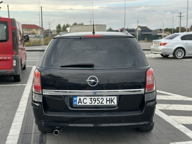 Опель Астра 2010 в Луцке на Automoto.ua Черный Опель Астра, объемом двигателя 1.6 л и пробегом 273 тыс. км за 4600 $, фото 4 на Automoto.ua