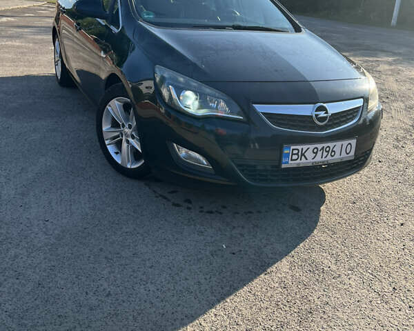 Черный Опель Астра, объемом двигателя 1.96 л и пробегом 312 тыс. км за 7800 $, фото 1 на Automoto.ua
