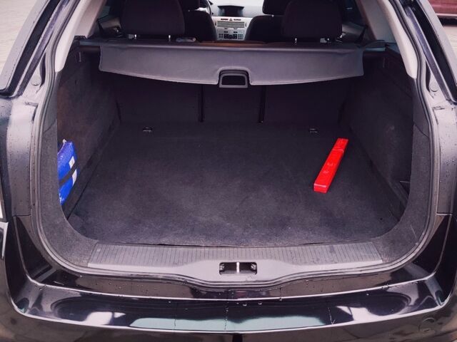 Черный Опель Астра, объемом двигателя 1.6 л и пробегом 237 тыс. км за 5350 $, фото 18 на Automoto.ua