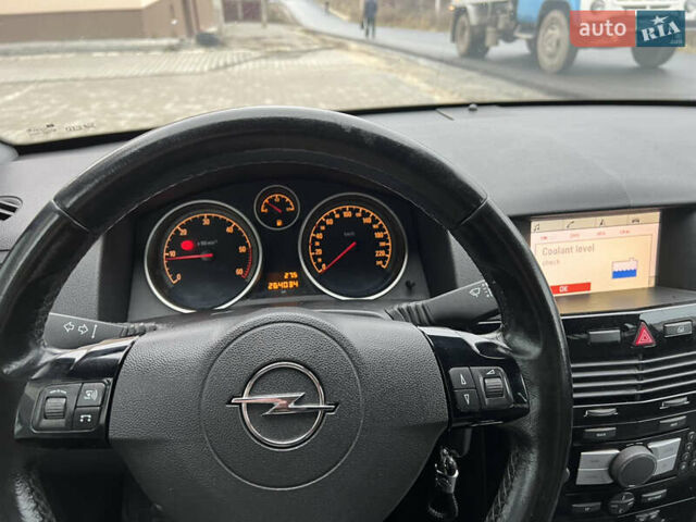 Черный Опель Астра, объемом двигателя 1.7 л и пробегом 264 тыс. км за 5799 $, фото 63 на Automoto.ua