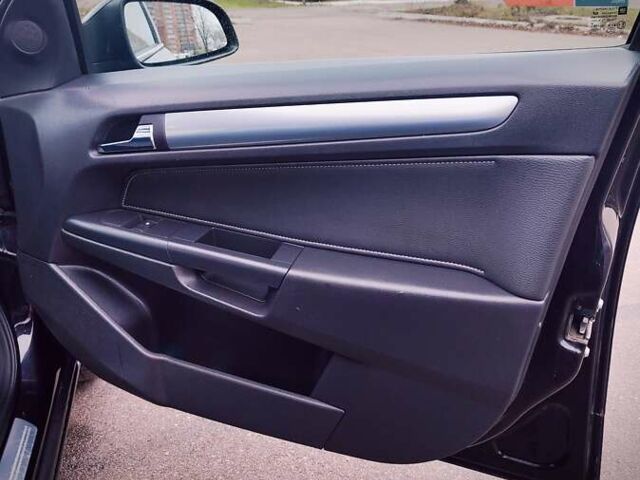 Черный Опель Астра, объемом двигателя 1.6 л и пробегом 172 тыс. км за 5350 $, фото 28 на Automoto.ua