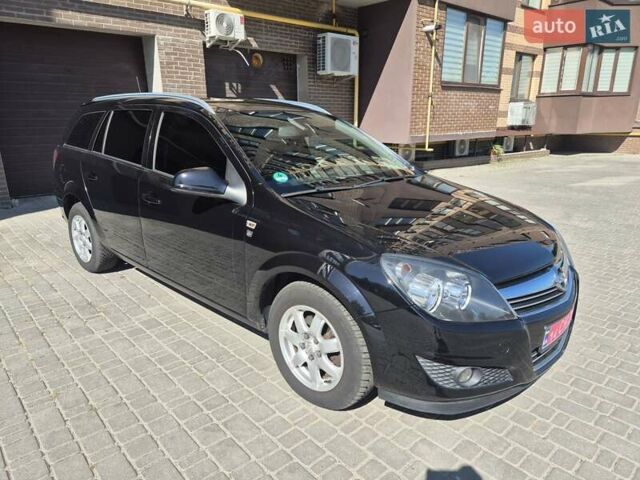 Черный Опель Астра, объемом двигателя 1.7 л и пробегом 212 тыс. км за 6400 $, фото 2 на Automoto.ua