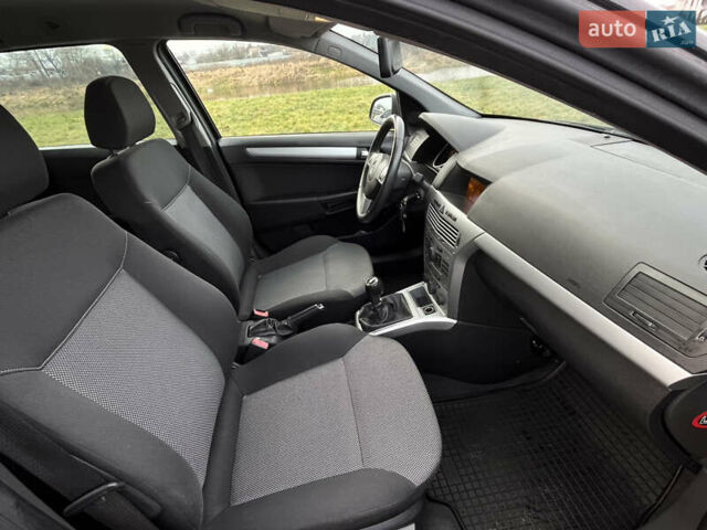 Чорний Опель Астра, об'ємом двигуна 1.7 л та пробігом 230 тис. км за 5650 $, фото 14 на Automoto.ua