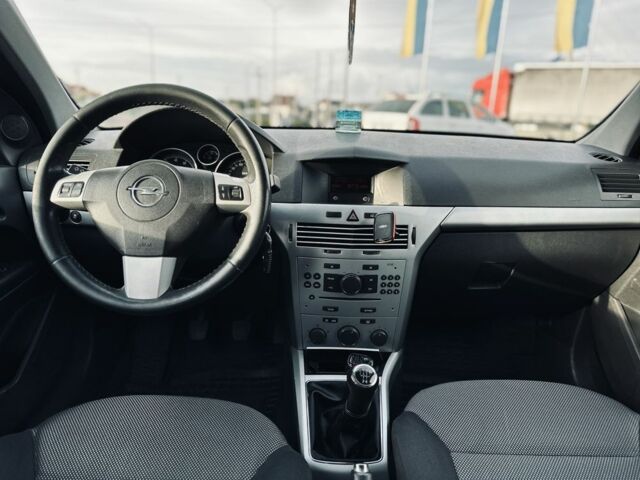 Опель Астра 2010 в Луцке на Automoto.ua Черный Опель Астра, объемом двигателя 1.6 л и пробегом 273 тыс. км за 4600 $, фото 8 на Automoto.ua