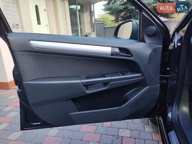 Чорний Опель Астра, об'ємом двигуна 1.4 л та пробігом 215 тис. км за 5900 $, фото 26 на Automoto.ua
