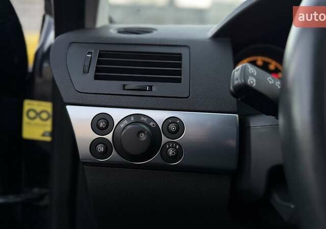 Черный Опель Астра, объемом двигателя 1.6 л и пробегом 205 тыс. км за 6150 $, фото 25 на Automoto.ua