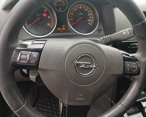 Опель Астра 2010 в Днепре (Днепропетровске) на Automoto.ua Черный Опель Астра, объемом двигателя 1.7 л и пробегом 292 тыс. км за 5500 $, фото 13 на Automoto.ua