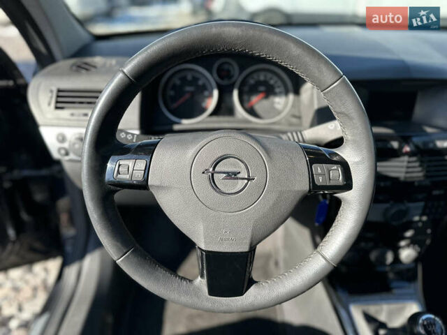 Черный Опель Астра, объемом двигателя 1.7 л и пробегом 172 тыс. км за 5970 $, фото 19 на Automoto.ua
