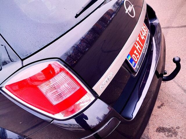 Черный Опель Астра, объемом двигателя 1.6 л и пробегом 172 тыс. км за 5350 $, фото 9 на Automoto.ua