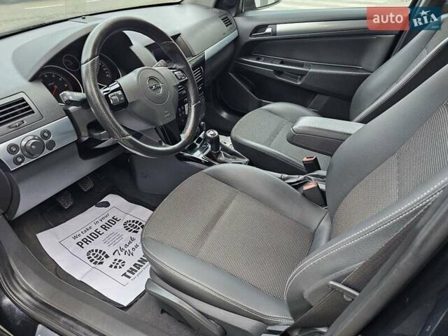Чорний Опель Астра, об'ємом двигуна 1.6 л та пробігом 240 тис. км за 6290 $, фото 10 на Automoto.ua