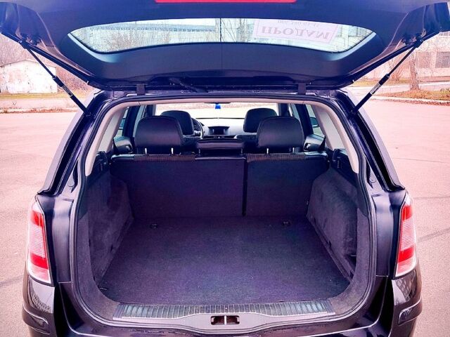 Черный Опель Астра, объемом двигателя 1.6 л и пробегом 172 тыс. км за 5350 $, фото 11 на Automoto.ua