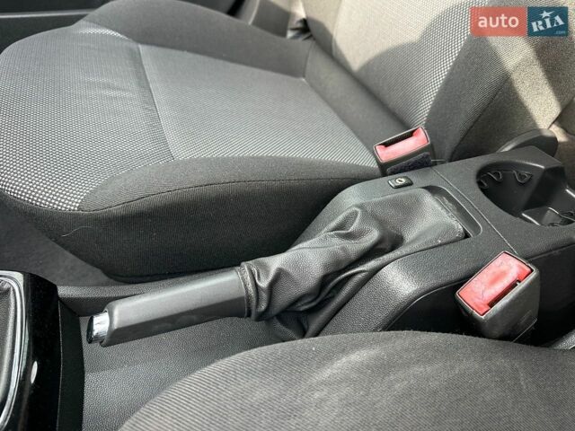 Черный Опель Астра, объемом двигателя 1.6 л и пробегом 163 тыс. км за 6300 $, фото 26 на Automoto.ua