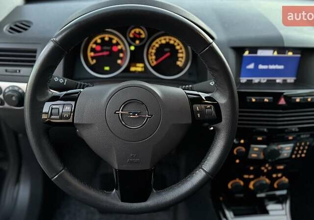 Черный Опель Астра, объемом двигателя 1.6 л и пробегом 205 тыс. км за 6150 $, фото 21 на Automoto.ua