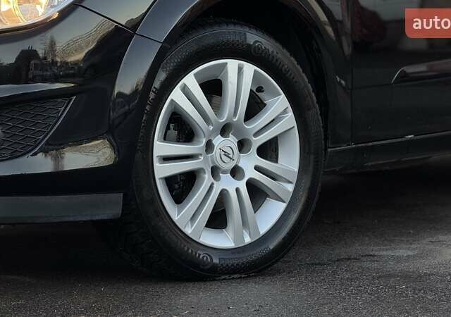 Черный Опель Астра, объемом двигателя 1.6 л и пробегом 205 тыс. км за 6150 $, фото 2 на Automoto.ua