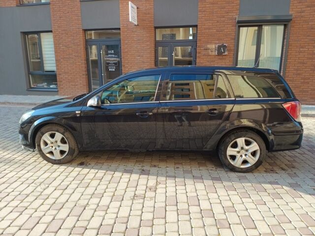 Черный Опель Астра, объемом двигателя 0 л и пробегом 325 тыс. км за 5700 $, фото 1 на Automoto.ua