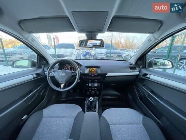 Черный Опель Астра, объемом двигателя 1.7 л и пробегом 235 тыс. км за 6155 $, фото 51 на Automoto.ua