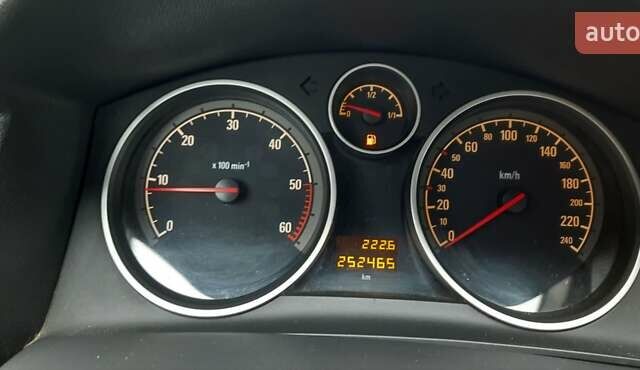 Черный Опель Астра, объемом двигателя 1.69 л и пробегом 252 тыс. км за 5600 $, фото 7 на Automoto.ua