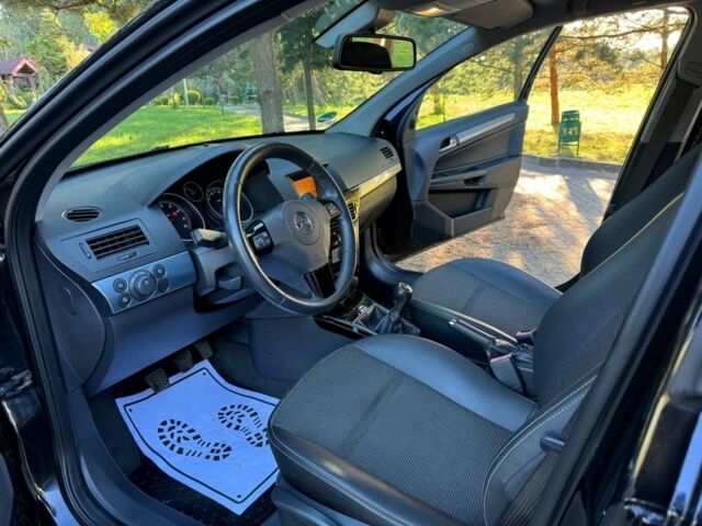 Чорний Опель Астра, об'ємом двигуна 0 л та пробігом 196 тис. км за 6550 $, фото 2 на Automoto.ua