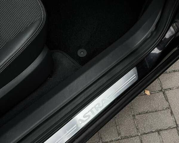 Черный Опель Астра, объемом двигателя 1.6 л и пробегом 152 тыс. км за 7200 $, фото 48 на Automoto.ua