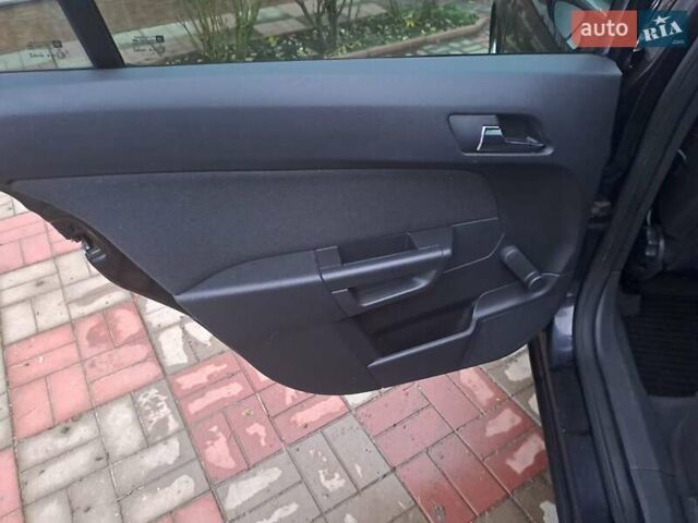 Черный Опель Астра, объемом двигателя 1.6 л и пробегом 209 тыс. км за 5800 $, фото 23 на Automoto.ua