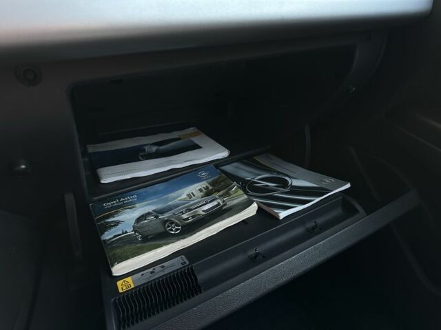 Опель Астра 2010 в Луцке на Automoto.ua Черный Опель Астра, объемом двигателя 1.6 л и пробегом 273 тыс. км за 4600 $, фото 9 на Automoto.ua