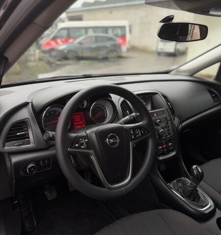 Черный Опель Астра, объемом двигателя 1.4 л и пробегом 225 тыс. км за 6150 $, фото 11 на Automoto.ua