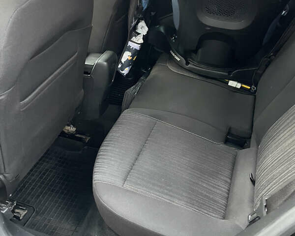 Черный Опель Астра, объемом двигателя 1.6 л и пробегом 182 тыс. км за 8100 $, фото 23 на Automoto.ua