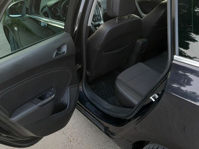 Черный Опель Астра, объемом двигателя 1.7 л и пробегом 340 тыс. км за 6900 $, фото 5 на Automoto.ua