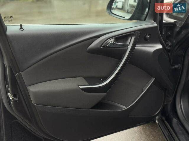 Черный Опель Астра, объемом двигателя 1.4 л и пробегом 225 тыс. км за 6350 $, фото 21 на Automoto.ua