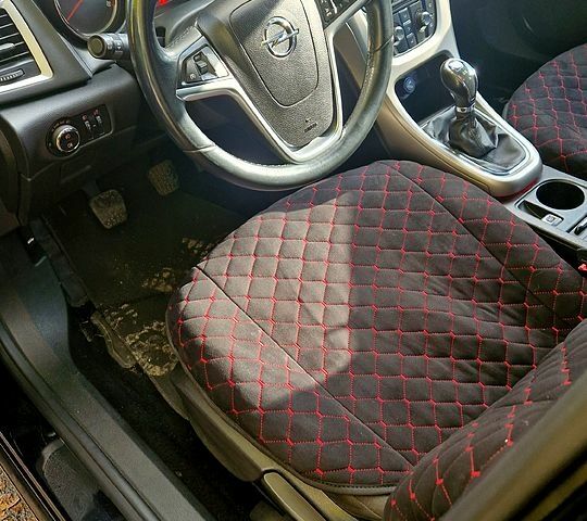 Опель Астра 2011 у Харкові на Automoto.ua Чорний Опель Астра, об'ємом двигуна 1.6 л та пробігом 259 тис. км за 6850 $, фото 7 на Automoto.ua